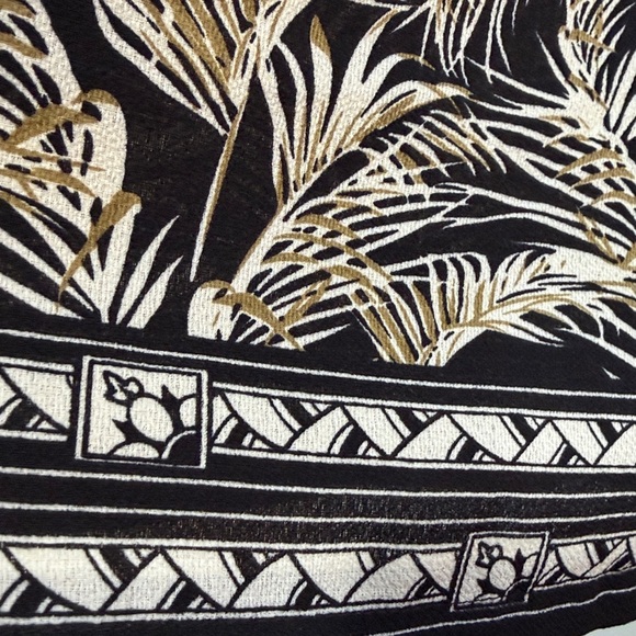 Max Studio Black and Cream Leaf Print Palazzo Pants with a leaf pattern - Picture 4 of 5